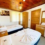 Akin Apart And Hotel