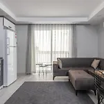 1-Kaleici Ve Markantalya\'Ya Yakin Bueyuek Ev