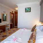 Lara Dinc Hotel