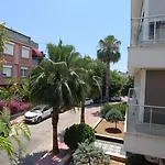 Lara\'Da Modern Bir Vaha