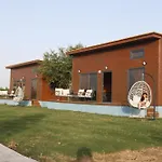 Orange Bungalow Evleri
