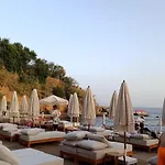 Lucky Monkey Hotel