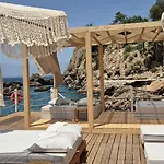 Lucky Monkey Hotel