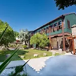 House 5 Hotel