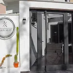 Alex Suites Lara