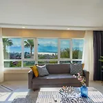 Chic Flat Near Hadrian\'S Gate