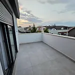 New Flat With Big Living Spaces 2-5 Near By Lara Beach