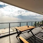 The Sea Cliff Signature