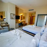 Isnova Hotel Airport