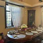 Loost Town Inn Hotel
