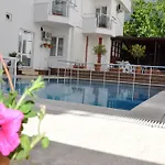 Movie Life Roe Hotel