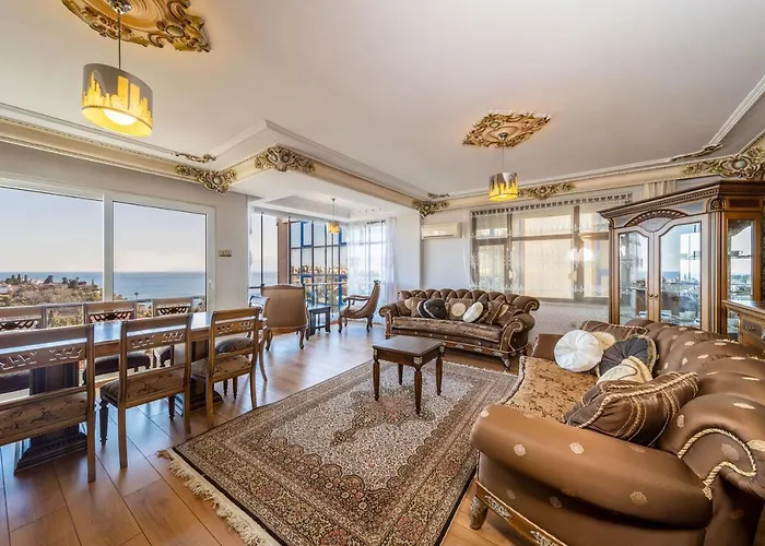 Exceptional Apartment With Sea View Near Mermerli Beach In Muratpasa, Antalya
