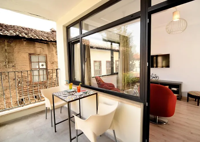 Unique Flat With Balcony Near Hadrian\'S Gate