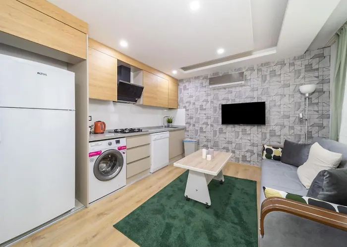 Modern And Cozy Apartment With Central Location And Balcony In Muratpasa, Antalya