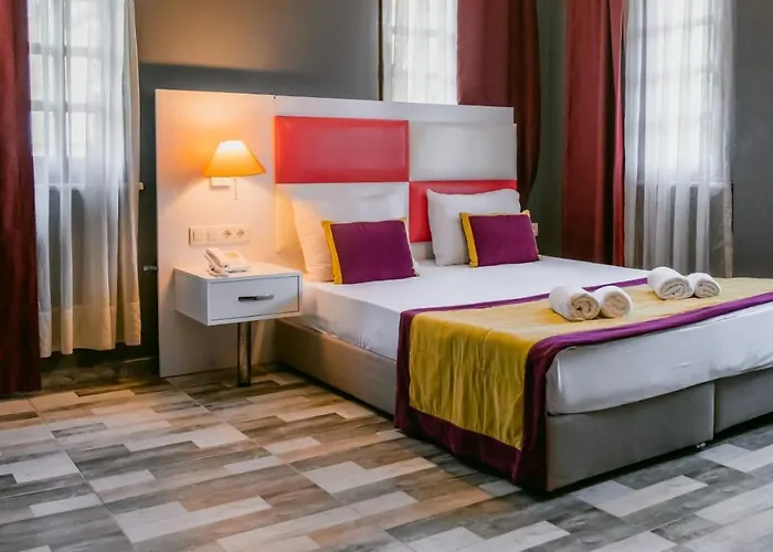 Orange Owl Hotel