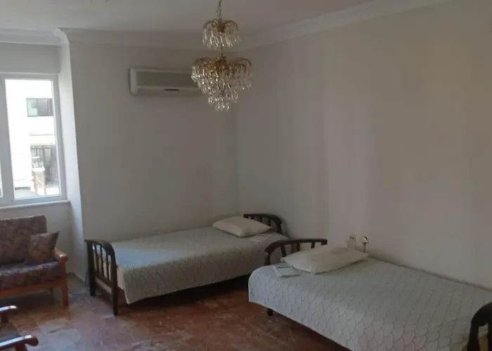 Sera Otel Yani Denize Sifir