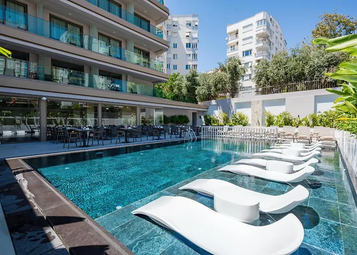 Awen Lara Hotel