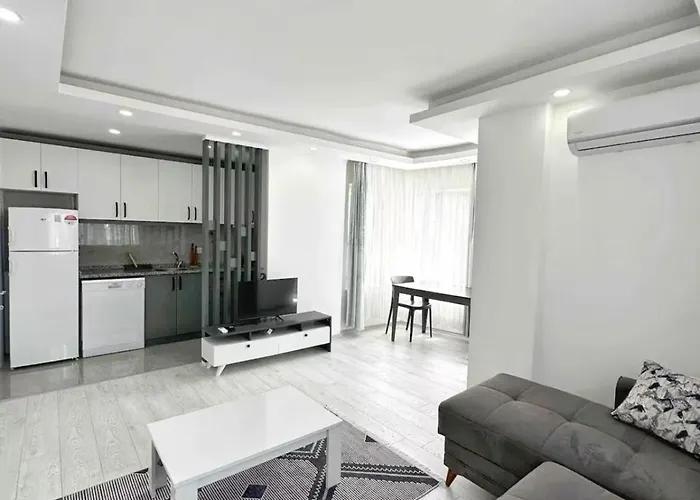Sunny Escape, Just 400M From The Beach