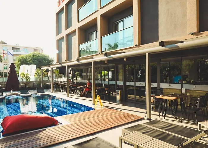 Laren Sea Side Hotel Spa