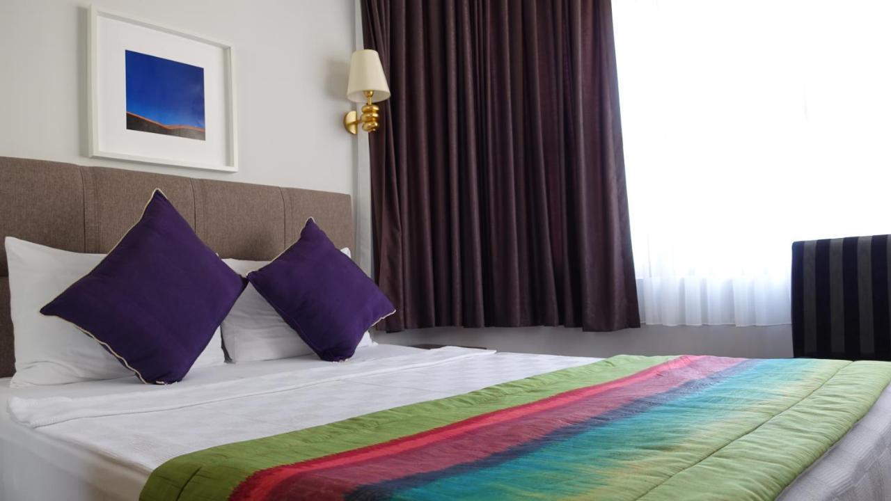 Otel Mono 3*