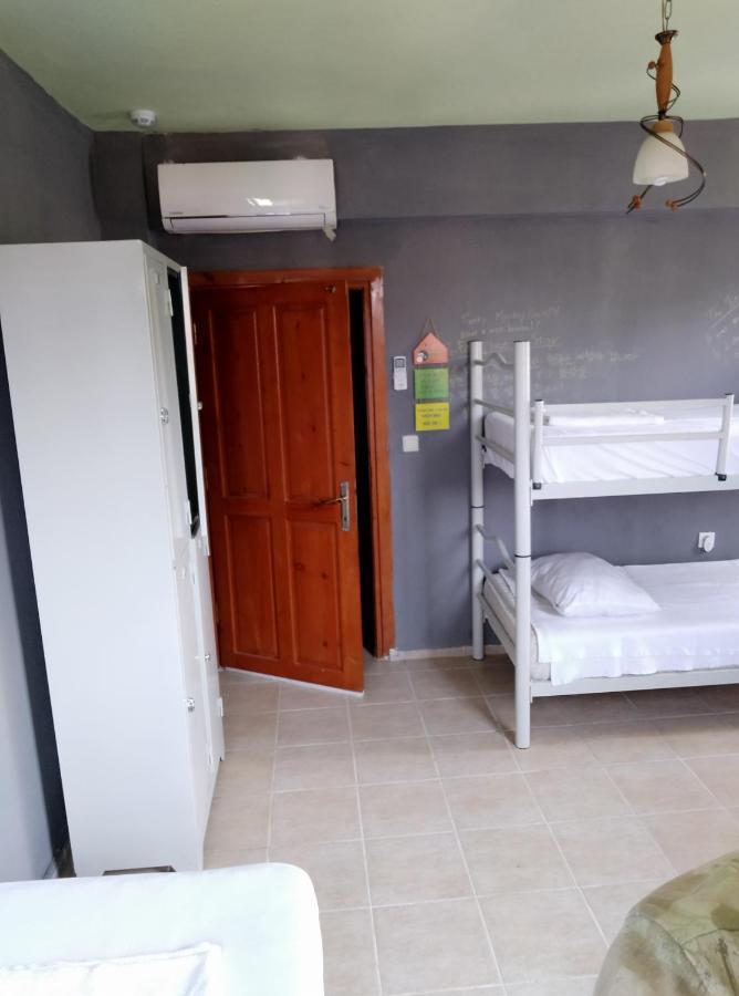 Funky Monkey Hostel&pub Hostel *