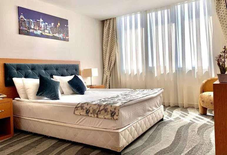 Regna Otel