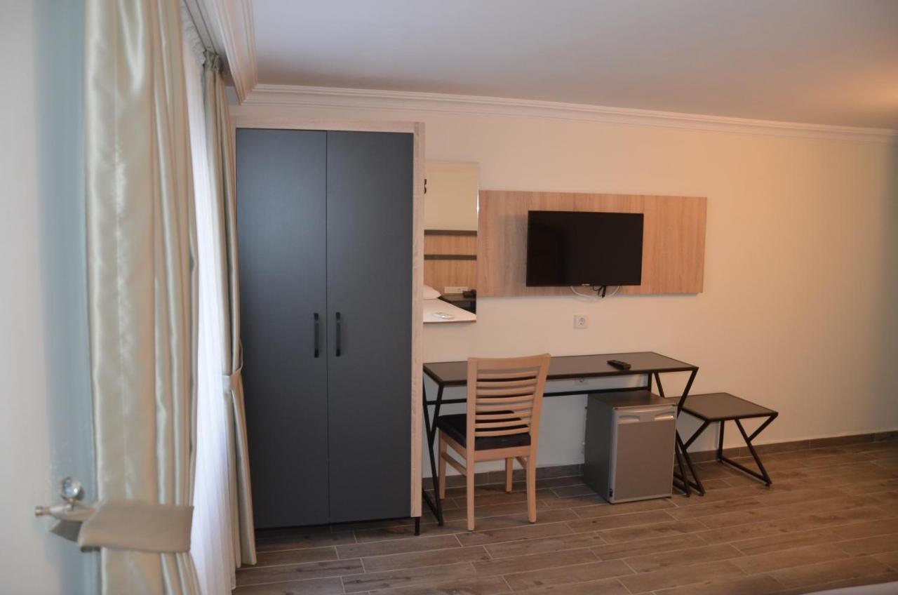 Piyes Hotel