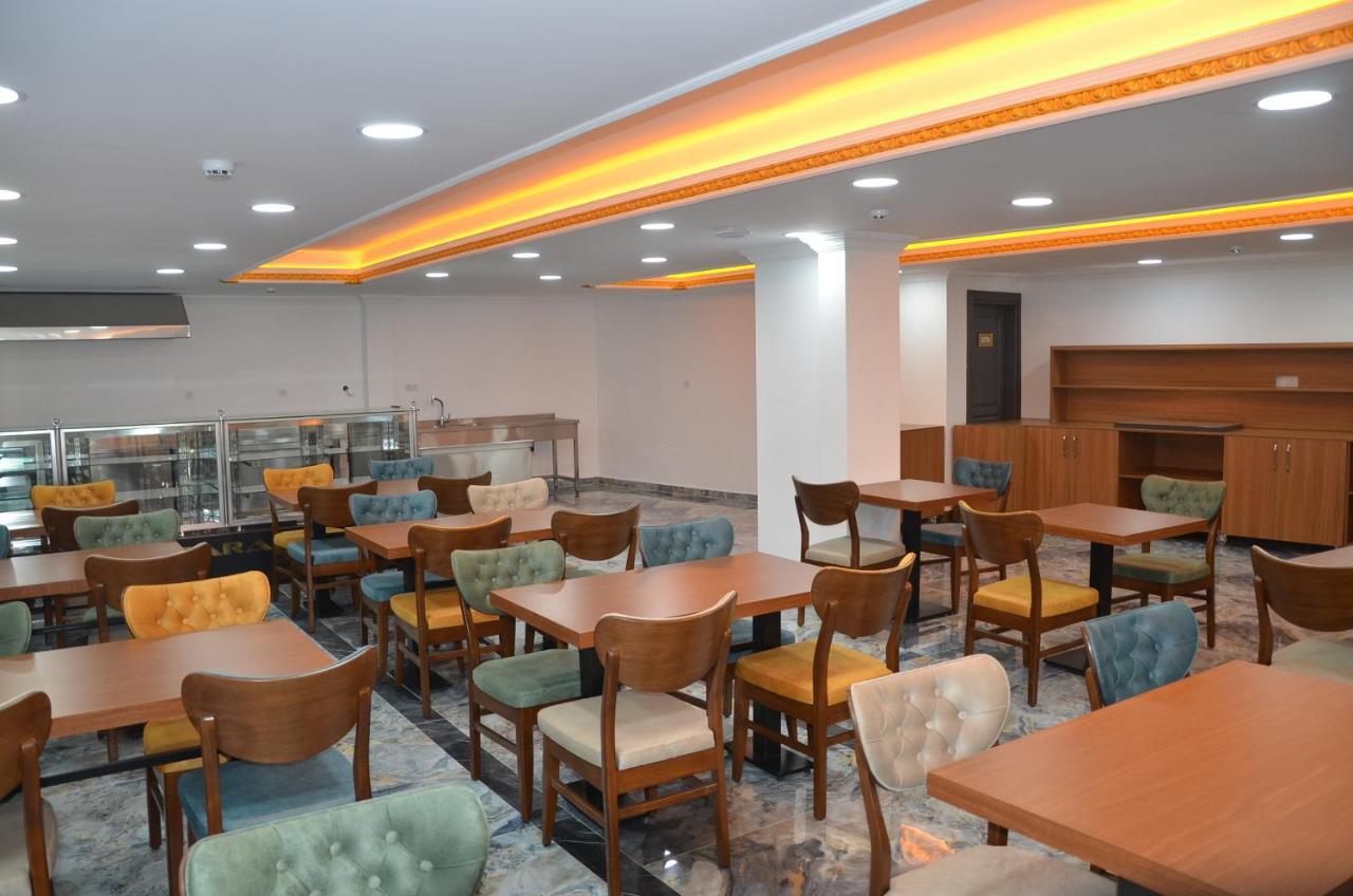 Hotel Piyes *