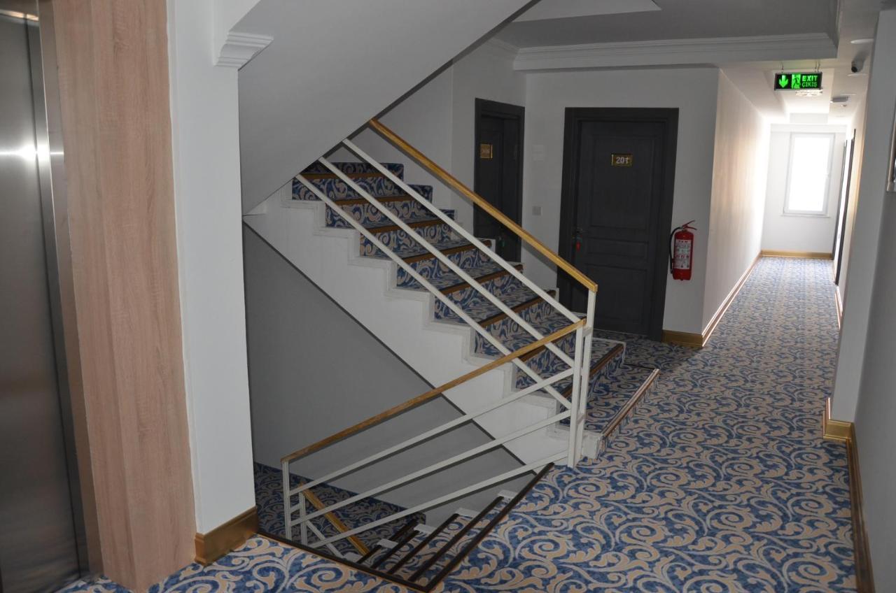 Piyes Hotel