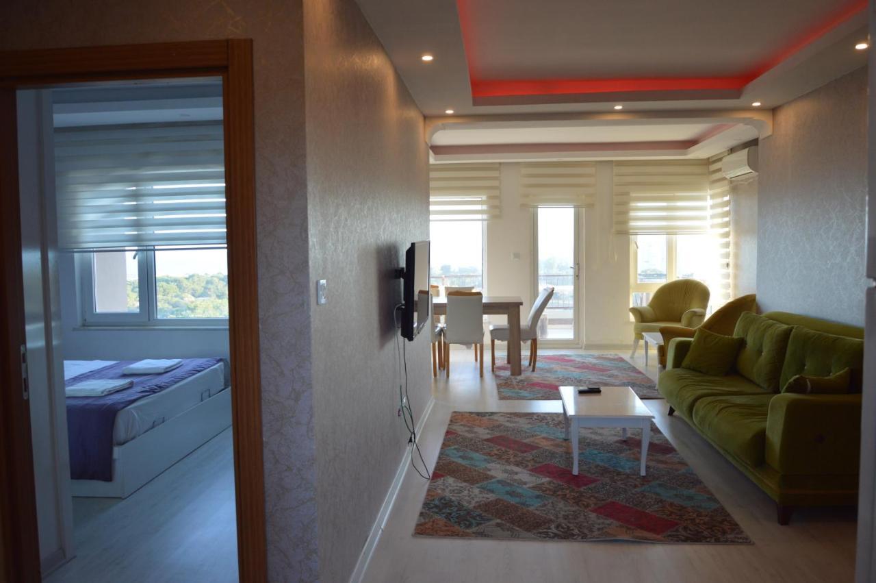 242 Gold Tower Aparthotel
