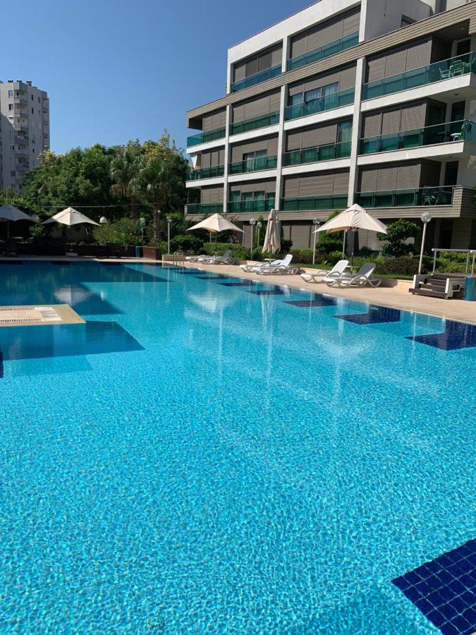 By Lara Apartment *