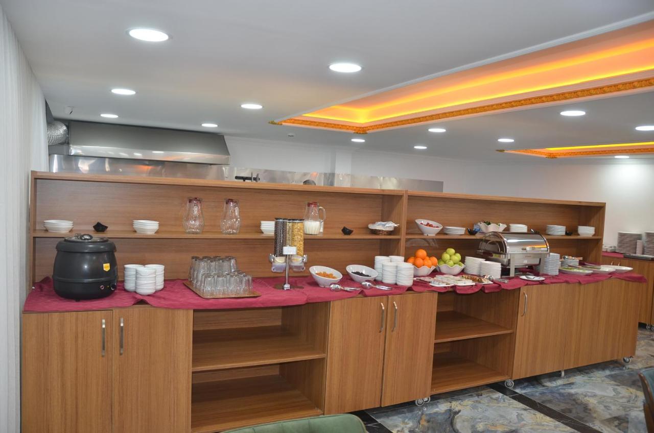 Piyes Hotel