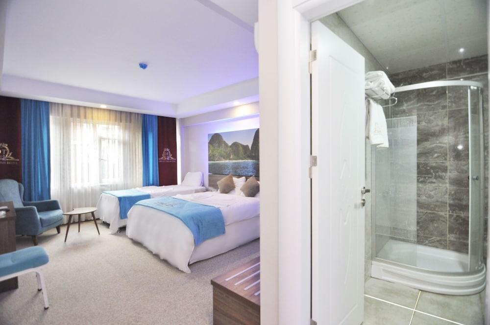 Dream Hotel