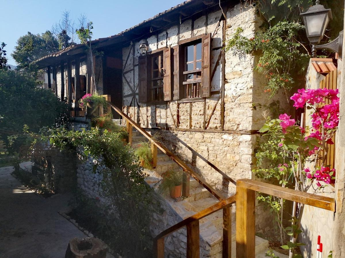 Pansiyon Demeter Rose Stonehouse Pansion