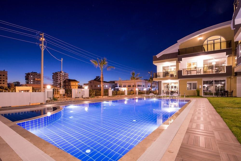 Lara Homes 2*