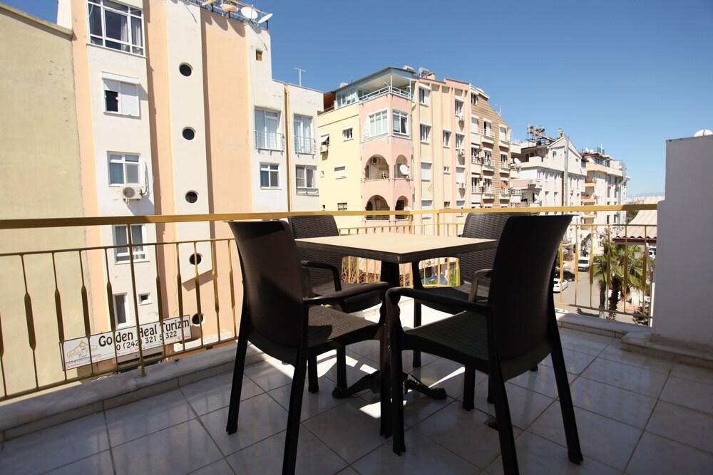 Aparthotel Golden Spark