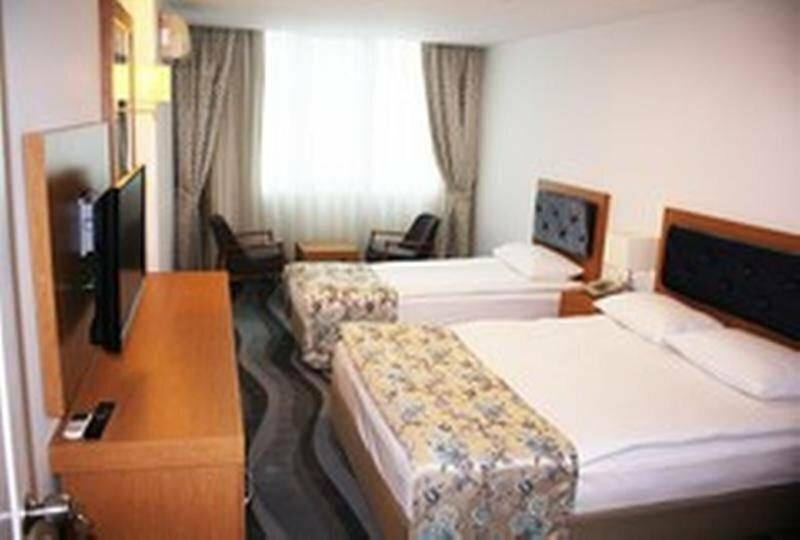 Otel Regna 3*