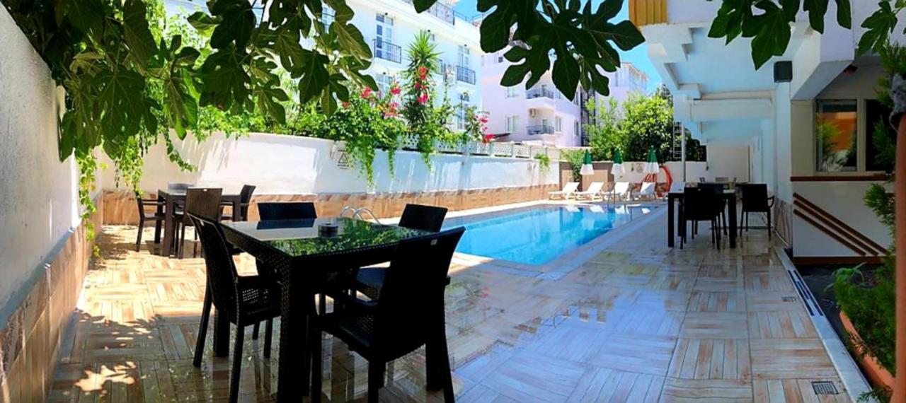 Lavin Garden 3*