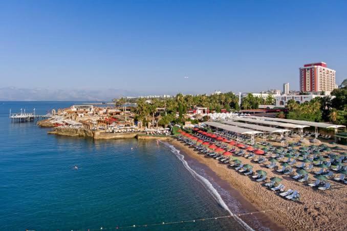 50 Meters From The Lara Apartment