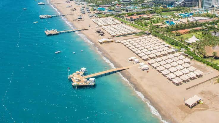 50 Meters From The Lara Apartment