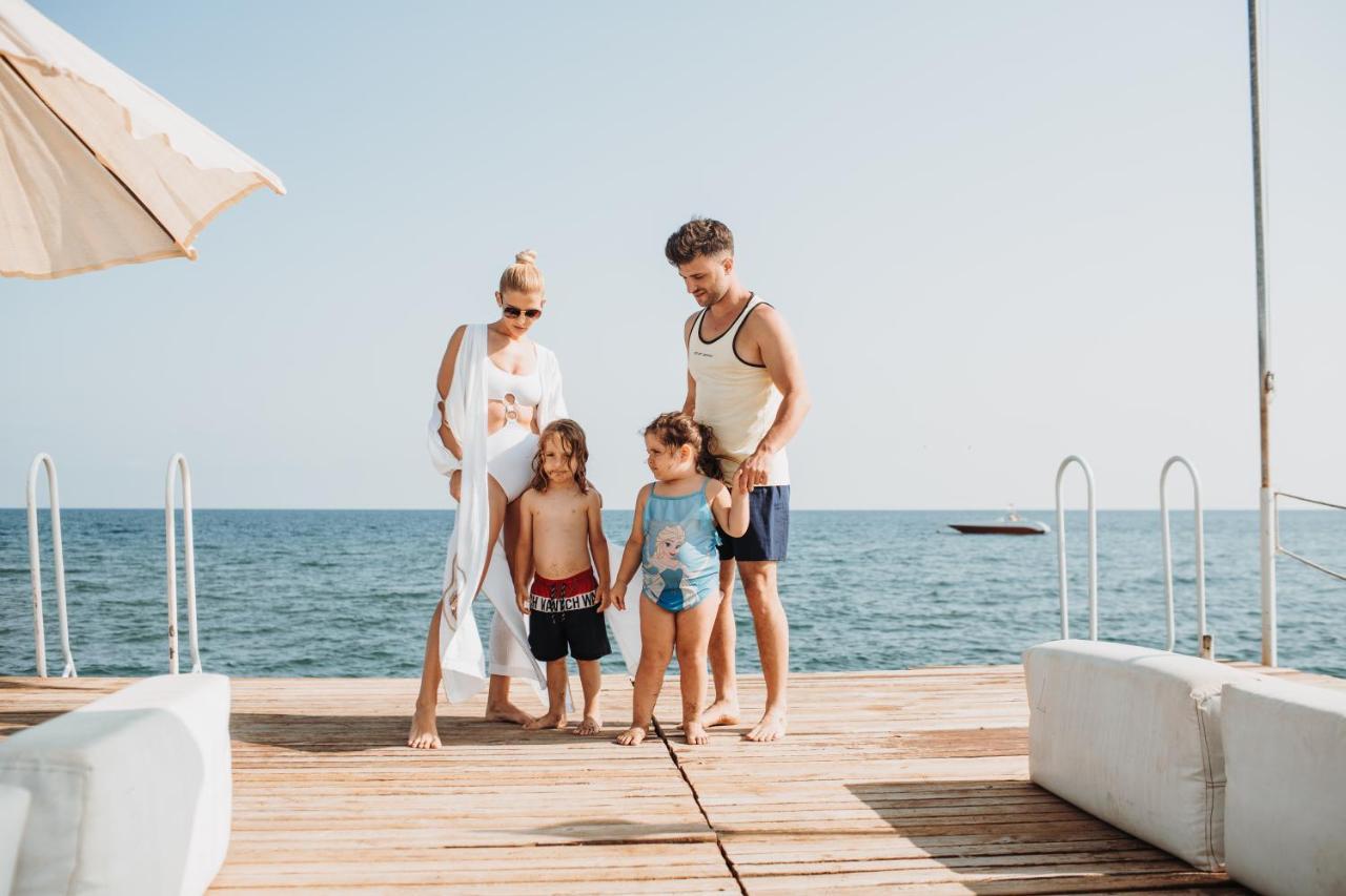Laren Family & - Boutique Class Hotel