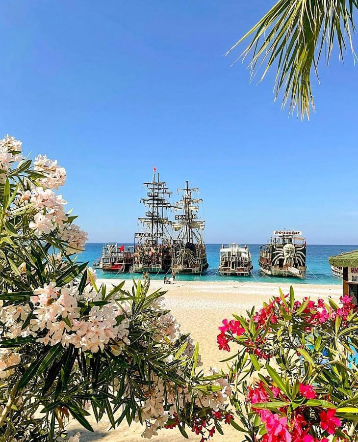 Holiday House Antalya