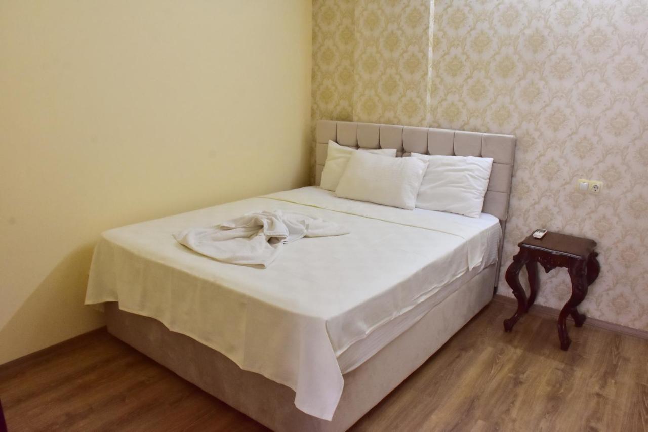 Hotel Melles & *