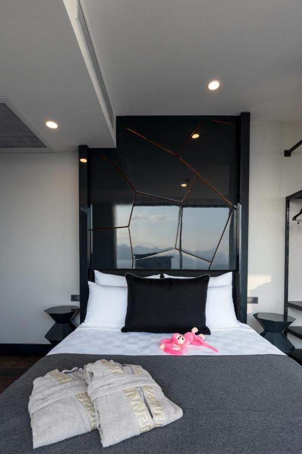 Lucky Monkey Hotel 2*