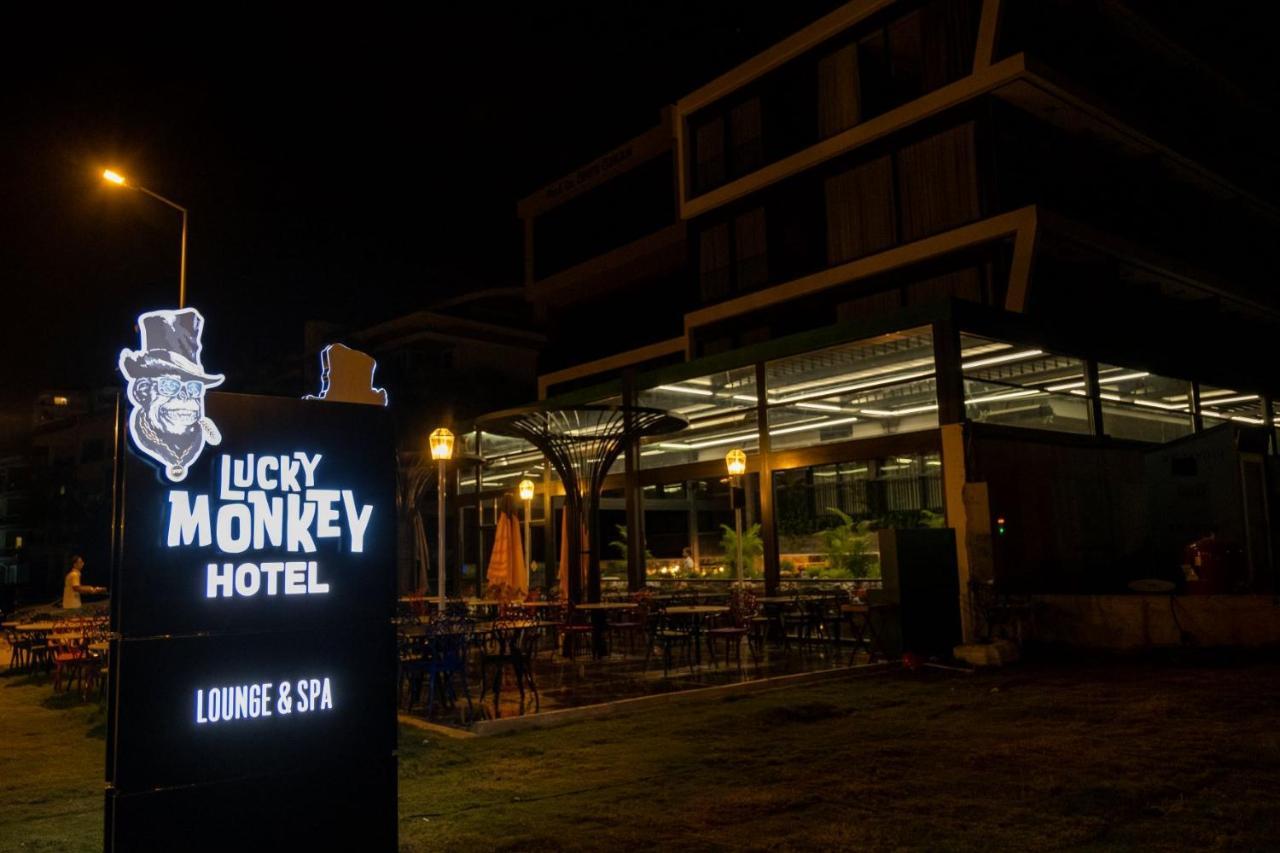 Lucky Monkey Hotel 2*