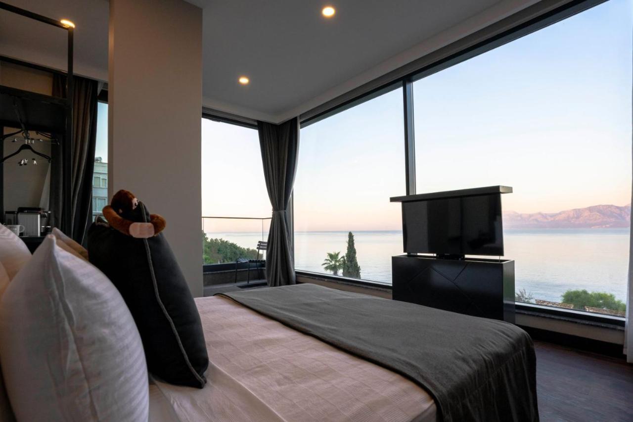 Lucky Monkey Hotel 2*