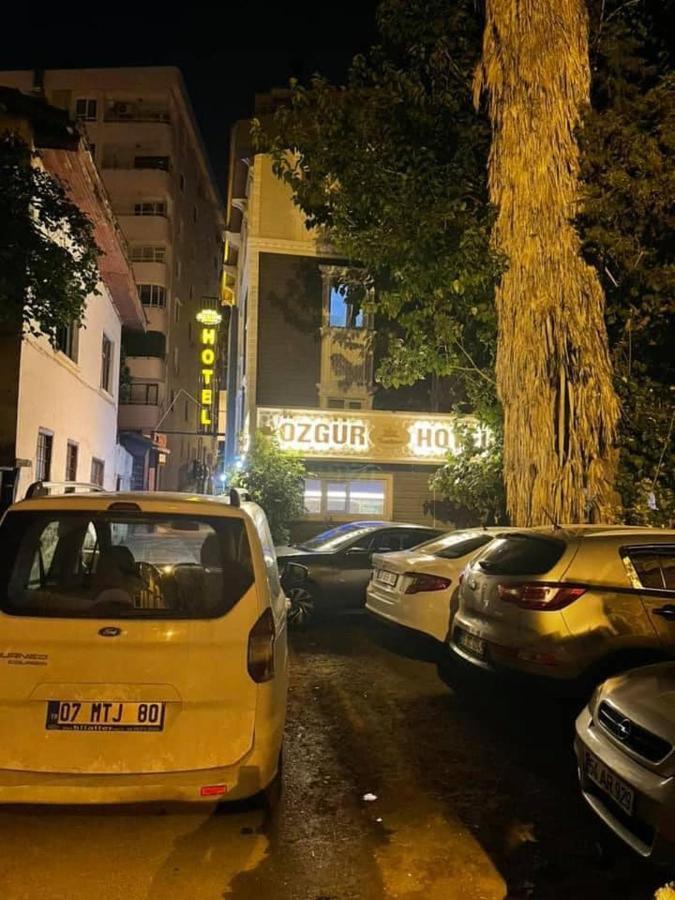 özgür Işıklar