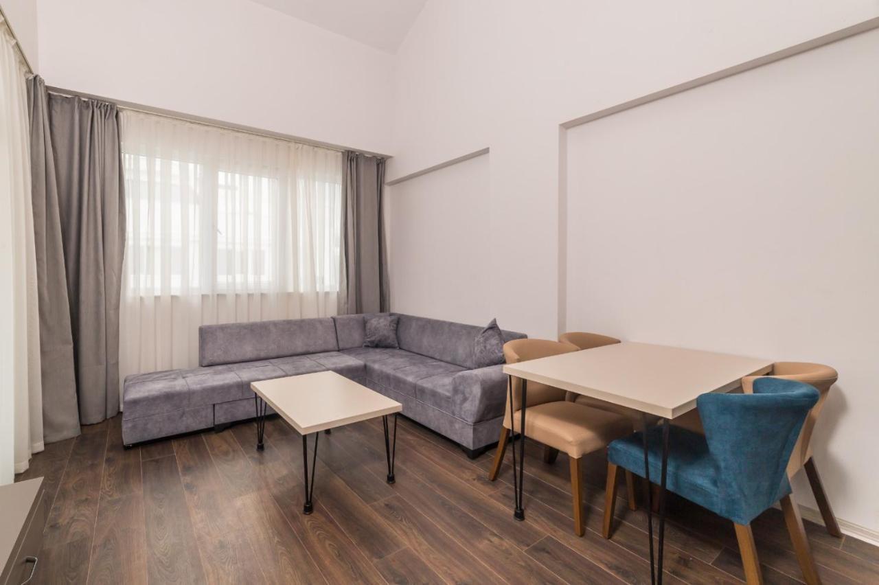 Aparthotel Demak Suit & Homes