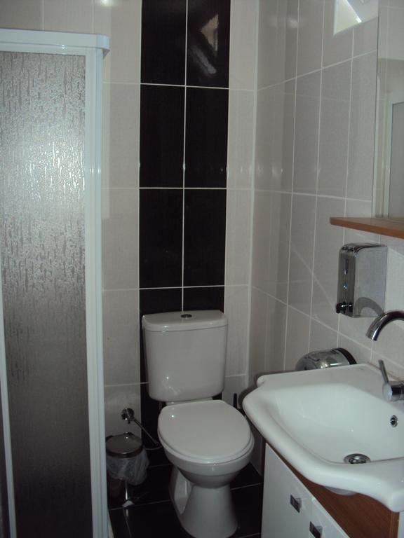 Teos Hotel 2*