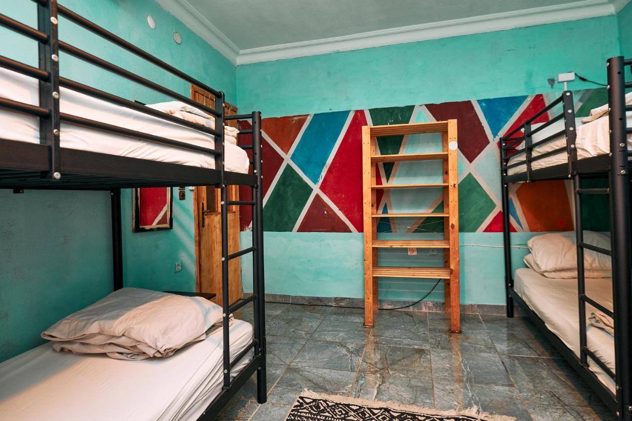 Vague Hostel *